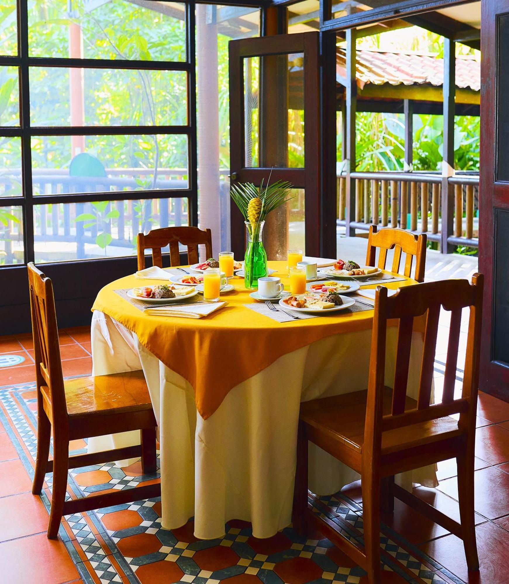 Aninga Lodge Tortuguero Exterior photo