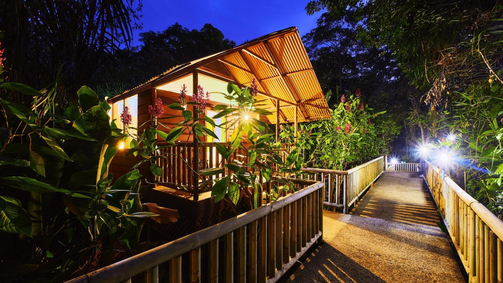 Aninga Lodge Tortuguero Exterior photo
