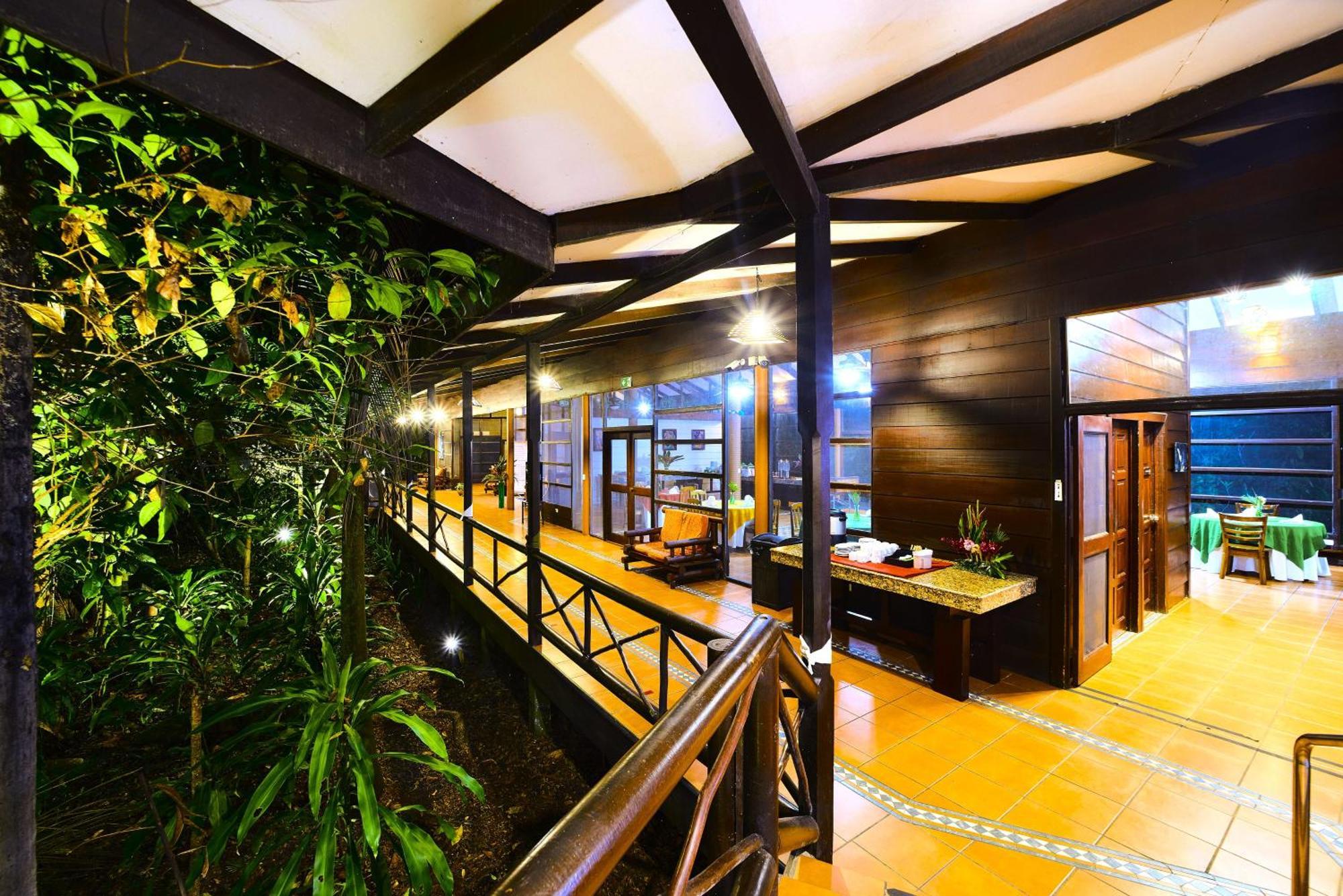 Aninga Lodge Tortuguero Exterior photo