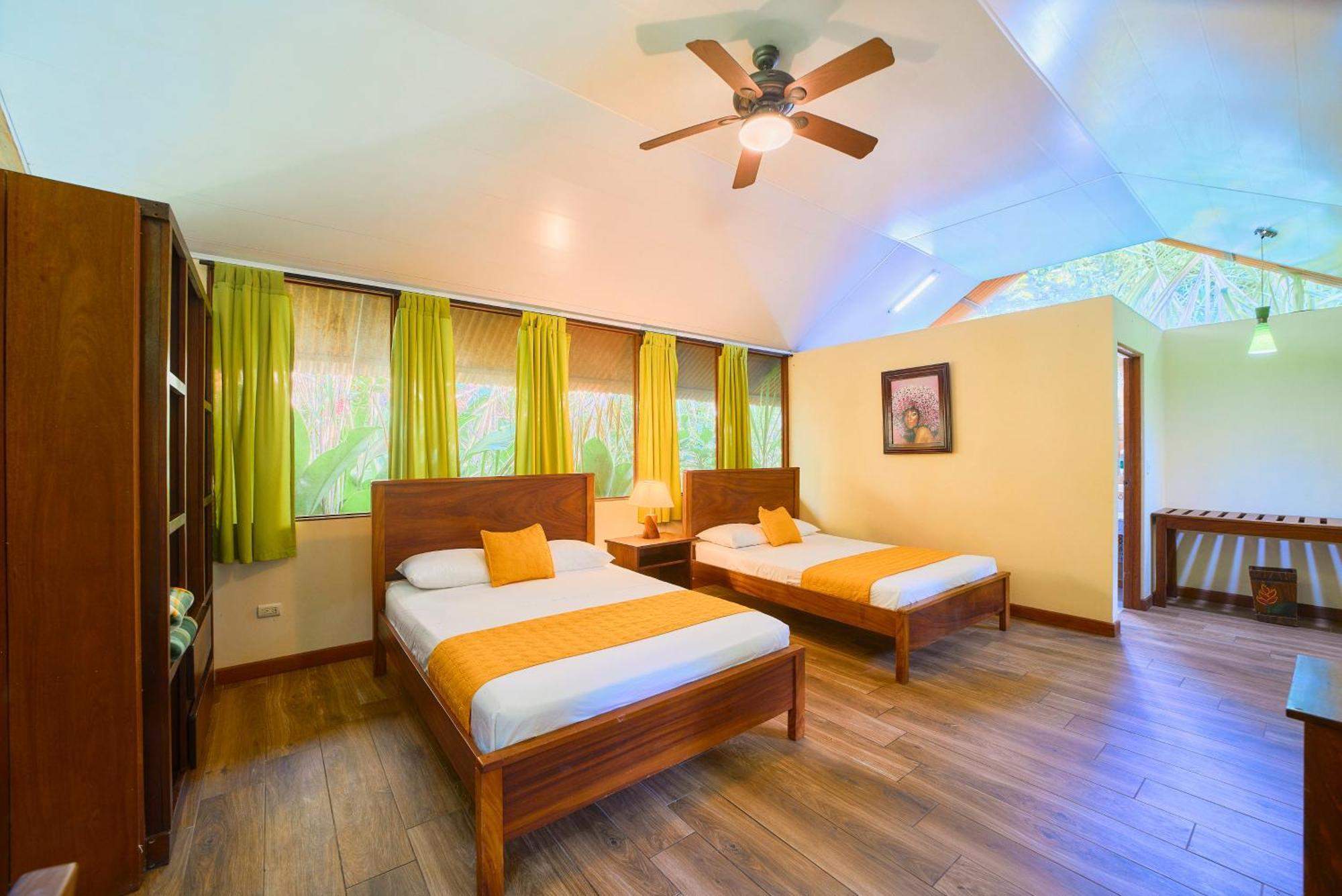 Aninga Lodge Tortuguero Exterior photo